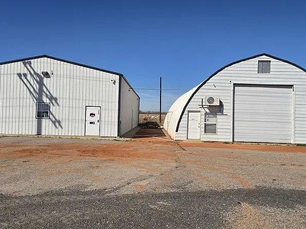2002 S Main St, Fairview, OK 73737