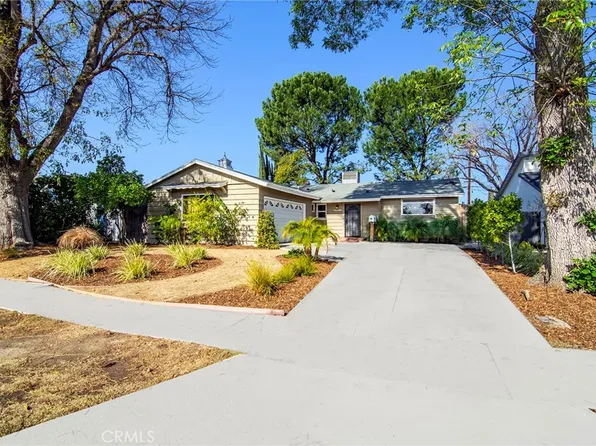 23927 Gilmore St, West Hills, CA 91307