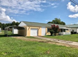 1525 Strawberry Rd, Saint Albans, WV 25177