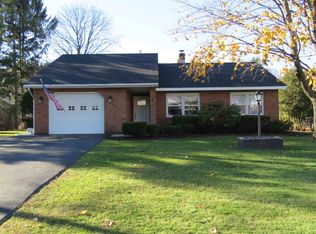 3 Compass Ct, Colonie, NY 12205