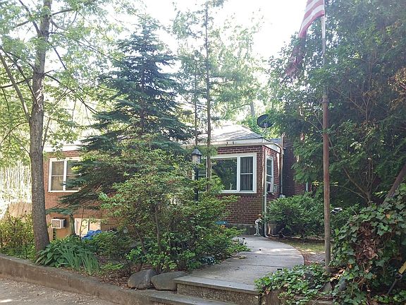 2nd image of 50 Bellrose Rd