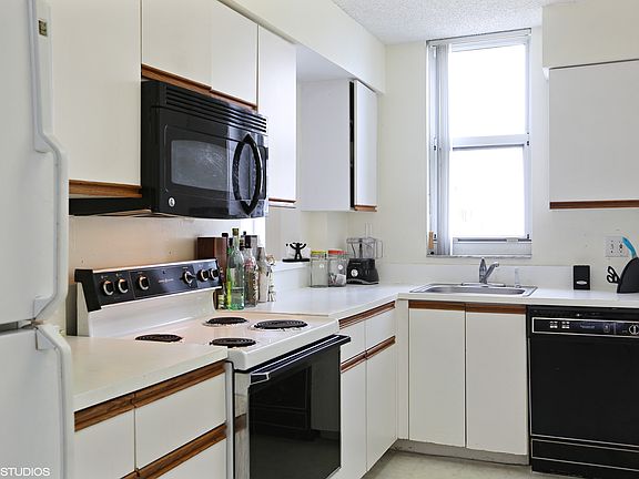 3rd image of 770 Claughton Island Dr APT 801