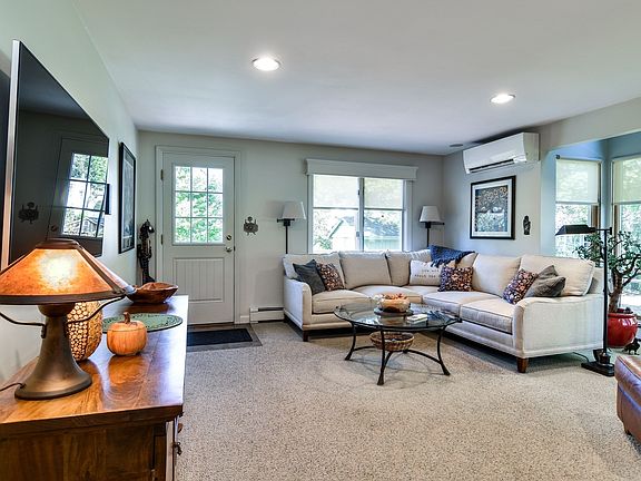 4th image of 8 Digren Rd