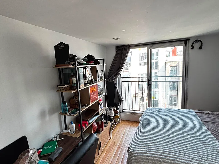 141 Dupont St #4B — Photo 8