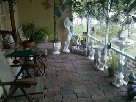 Screened Patio/Entrance