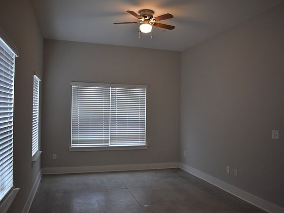 5th image of 2104 Union Ave #04f28e50c