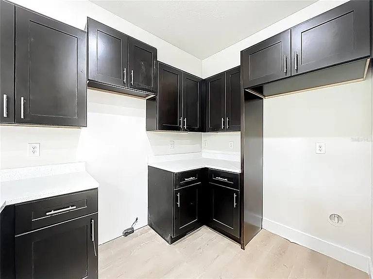 356 W 4th St — Photo 10