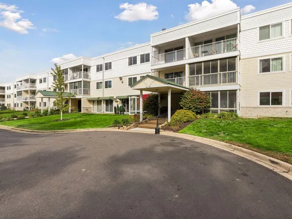 130 Demont Ave E APT 144, Little Canada, MN 55117