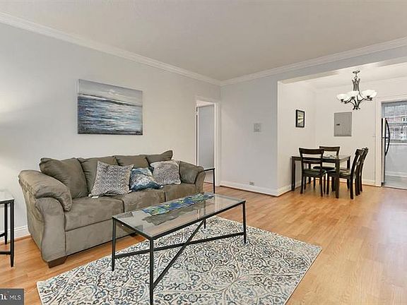 3rd image of 208 N Trenton St APT 1