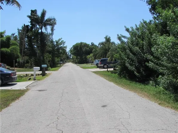 5456 Henley St, Bokeelia, FL 33922