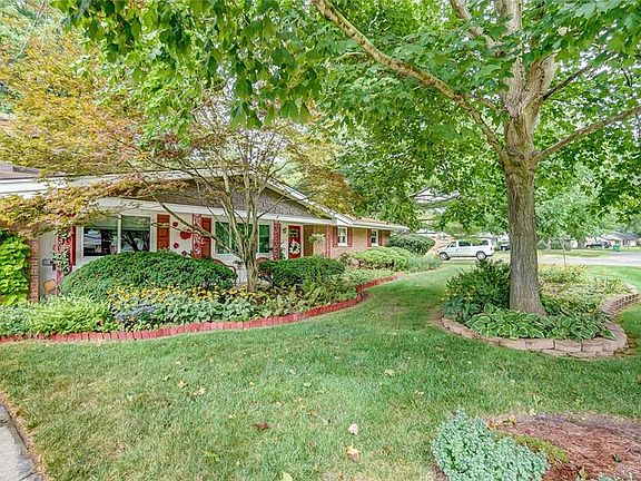 2nd image of 1335 Eileen Dr