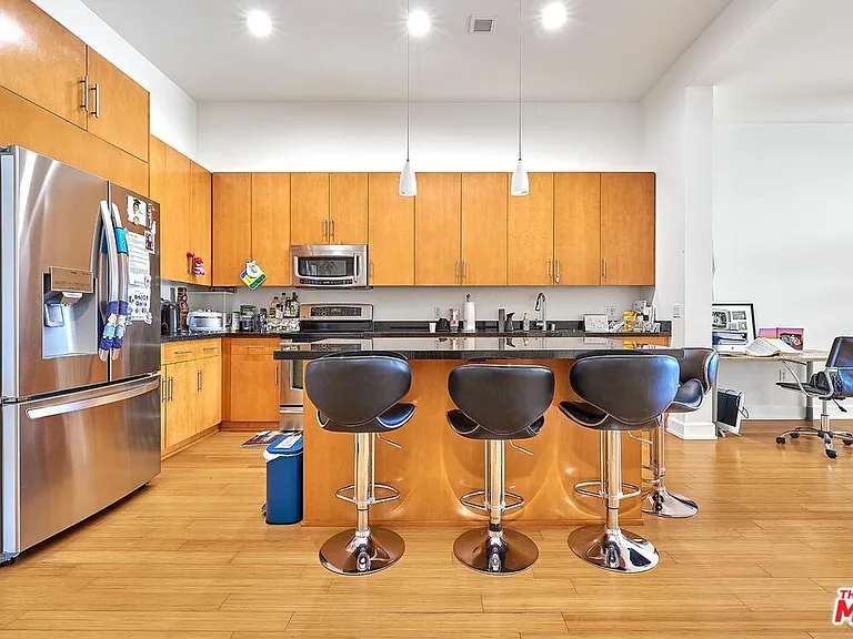 3223 W 6th St #405 — Photo 8