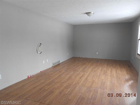 3rd image of 5923 Dakota Ave