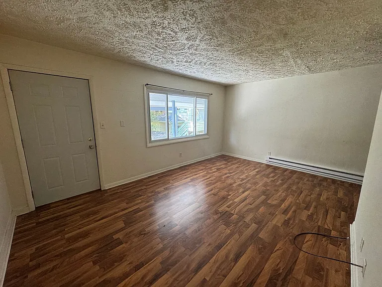 723 20th St #8 — Photo 5