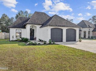 203 Gideon Rd, Youngsville, LA 70592