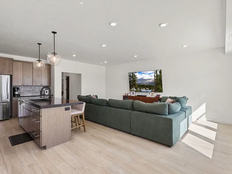 1088 W Audrey Ln — Photo 10