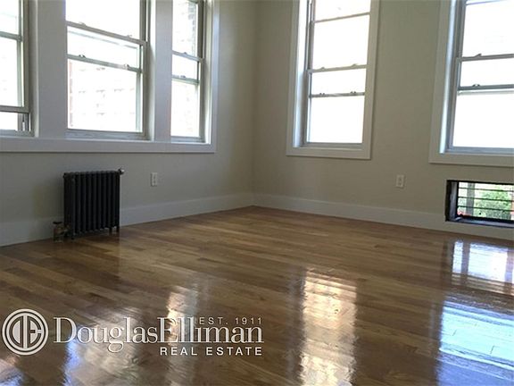5th image of 200 W 92nd St APT 5A