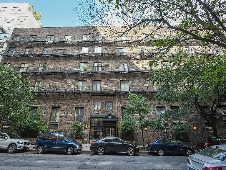 321 E 22nd St #6F — Photo 9