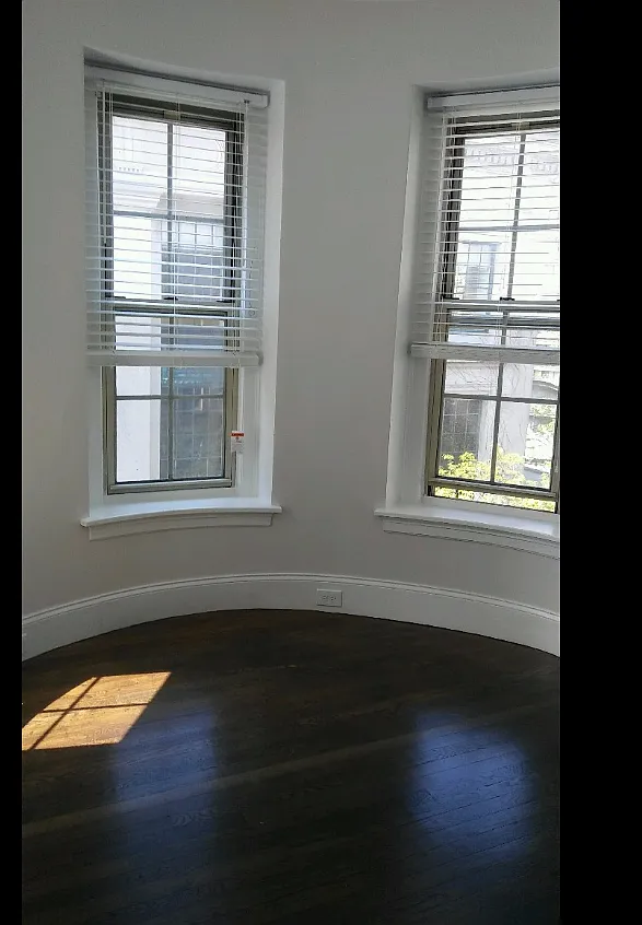 3 bed, 667 sqft, $5,200 — Photo 2