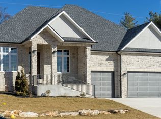 3929 E Woodhue St, Springfield, MO 65802