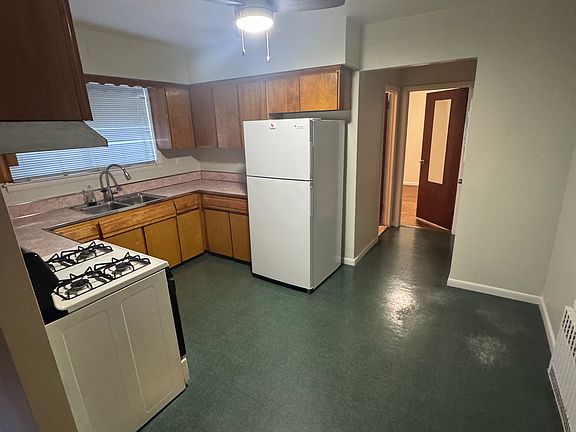 4th image of 1363 Pelham Pkwy N #Med