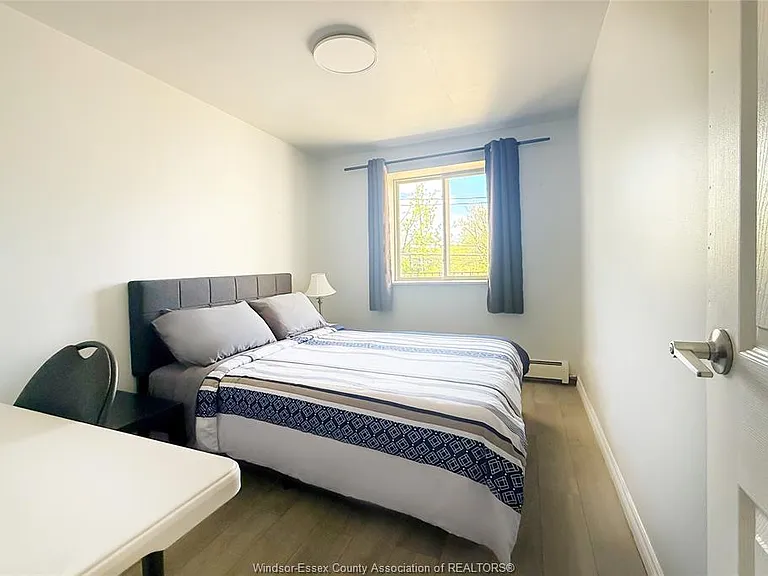 2136 Wyandotte St W #21 — Photo 5