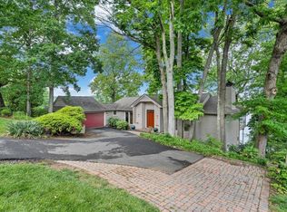 144 Lookout Pointe Dr, Moneta, VA 24121