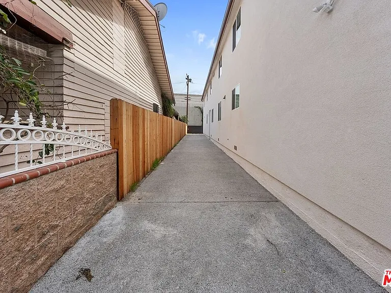 5912 S Flower St — Photo 56