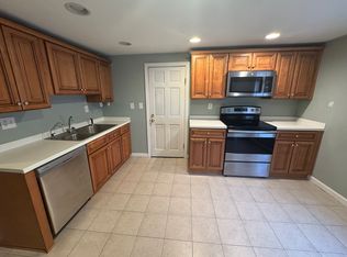 249 Oxford St N #1, Auburn, MA 01501