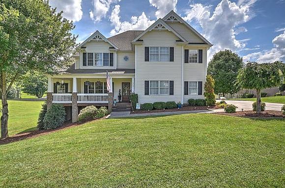 1st image of 1215 Olde Oaks Dr