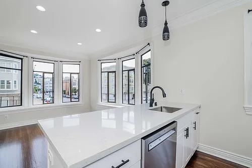 3210 Gough St #102 Photo 1