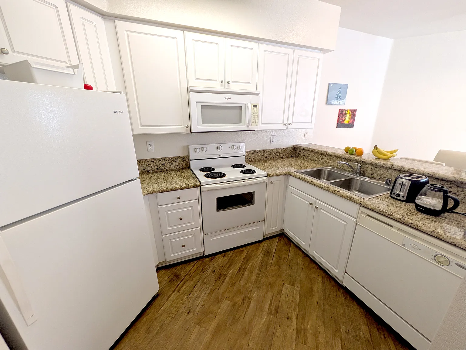 2 bed, 904 sqft, $1,600 — Photo 4