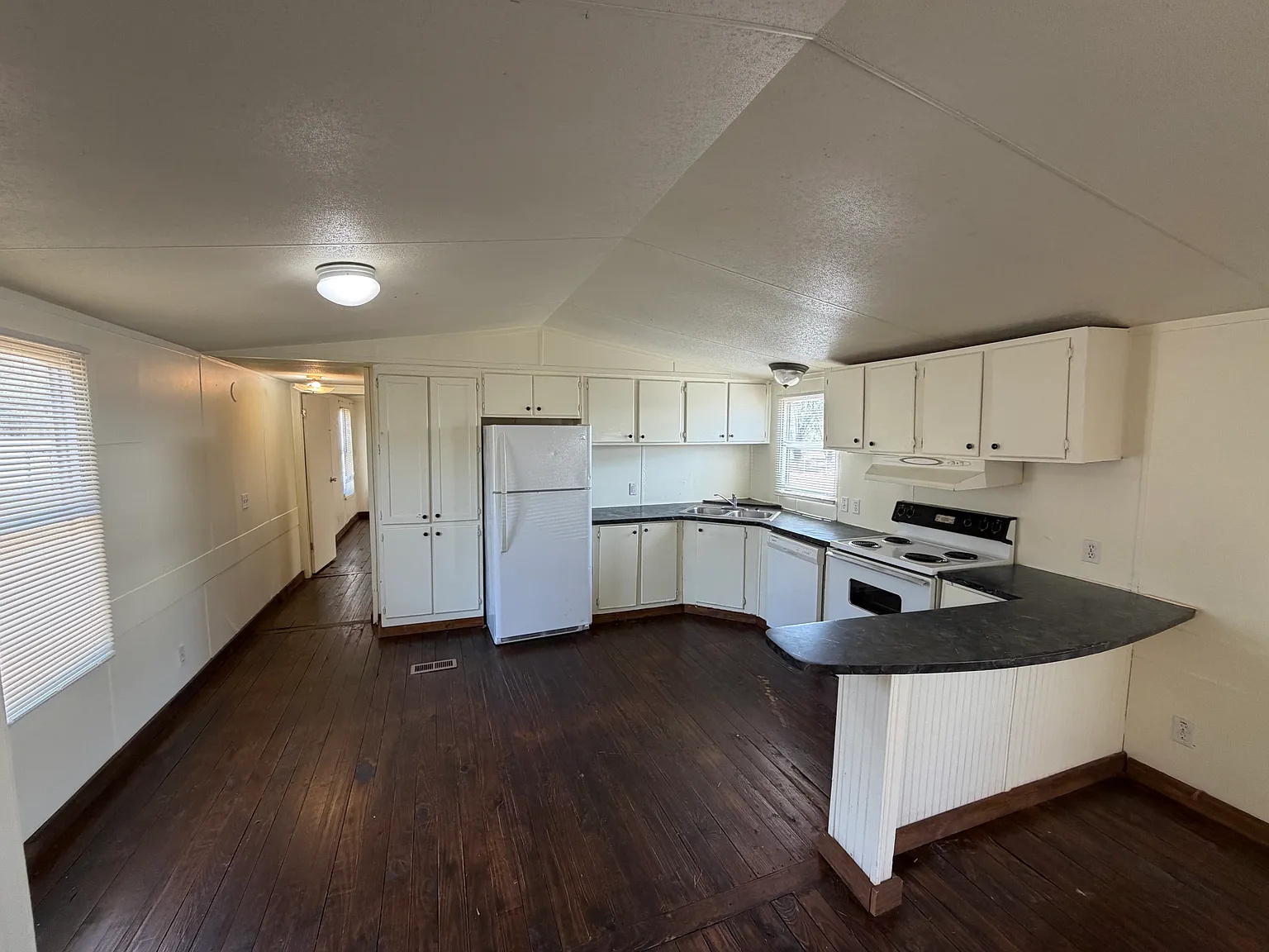 3 bed, $800 — Photo 2