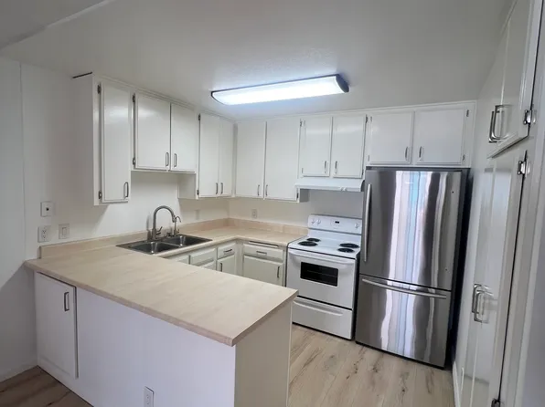 6815 Remmet Ave, Canoga Park, CA