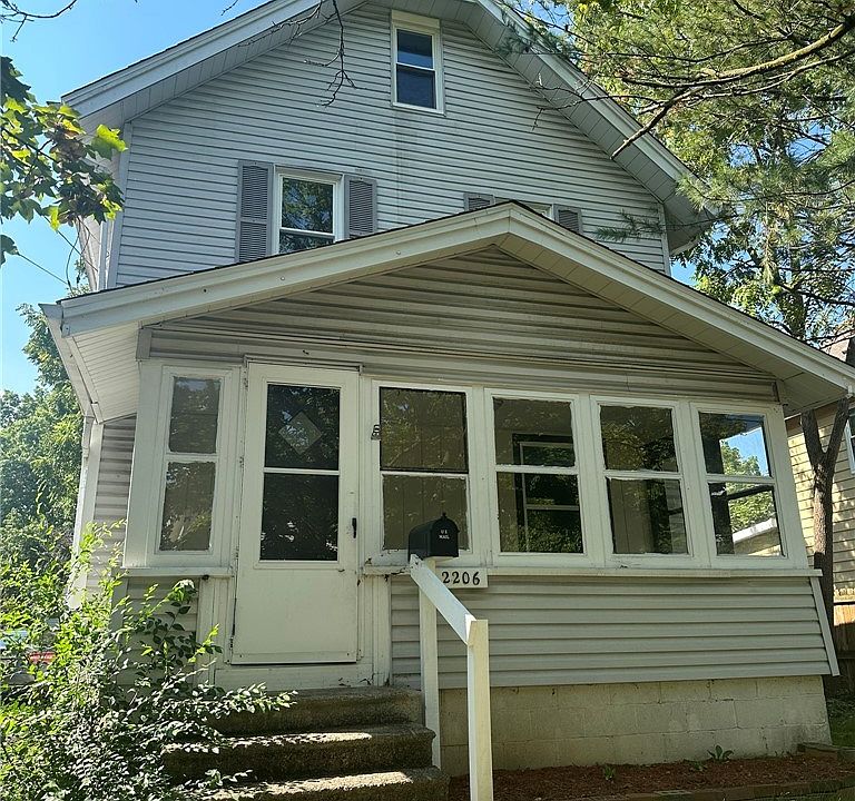 1st image of 2206 25th St SW