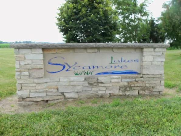 1850 Sycamore St #25, Peru, IL 61354