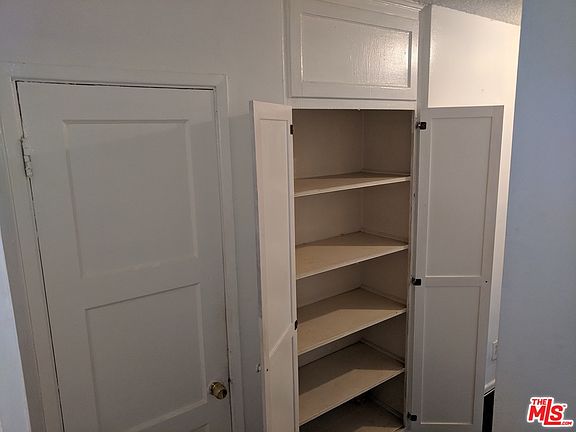 5th image of 4072 Hillcrest Dr APT A