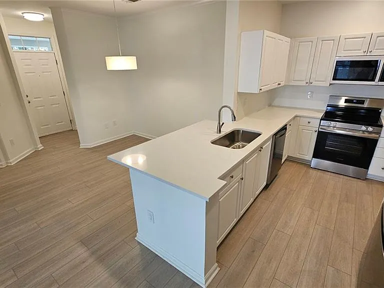 411 Spring Heights Ln SE #4 — Photo 8