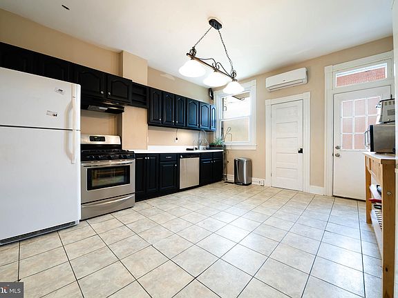 4th image of 4119 Falls Rd