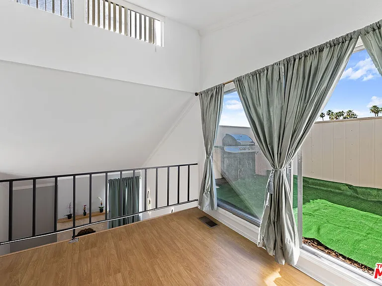 5325 Newcastle Ave #312 — Photo 11