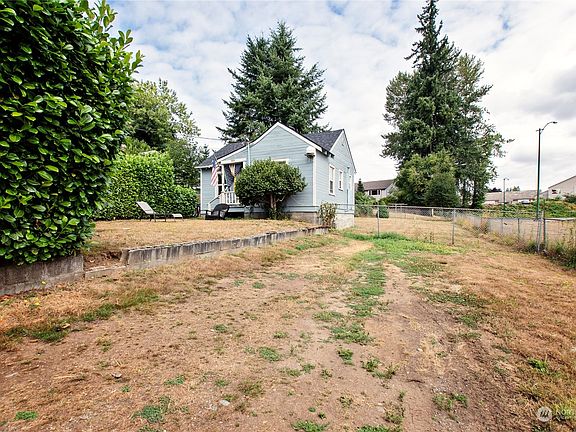 2nd image of 2326 7th Avenue SE