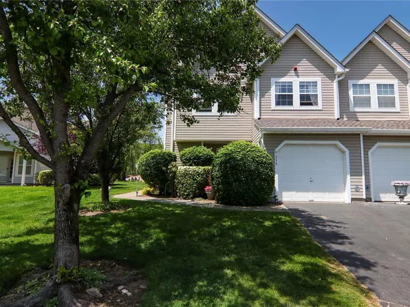 246 Erin Lane #-, East Setauket, NY 11733