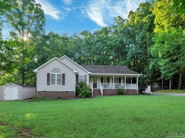 420 Benton St, South Hill, VA 23970