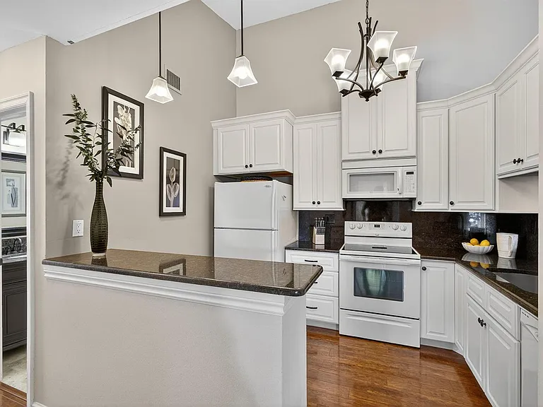 6485 Chasewood Dr #G — Photo 1