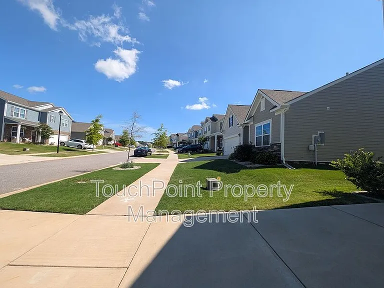 2167 Vanderlyn St — Photo 3