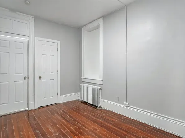 527 Jackson Street image 2 of 8