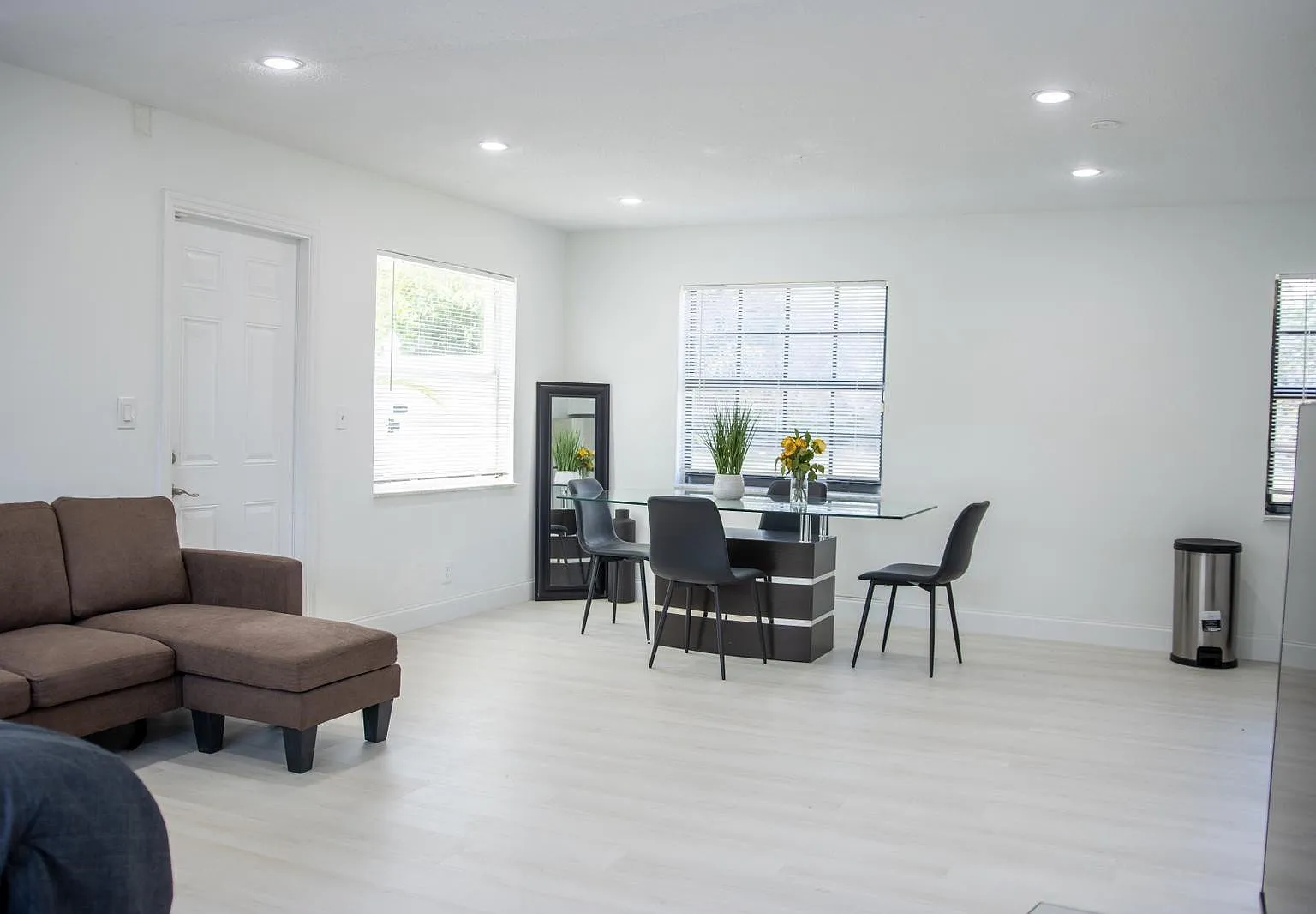 Studio, 1.0 bath, 400 sqft, $1,550 — Photo 3