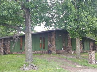 202 3rd Ave SE, Gravette, AR 72736