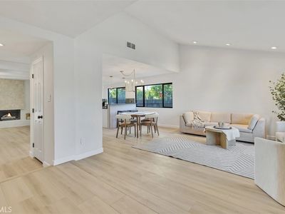 10859 Brookfield Rd, Chatsworth, CA, 91311