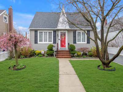 77 Landau Avenue, Elmont, NY, 11003